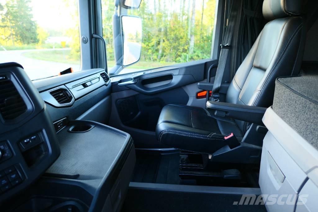 Scania R590B6x2nb Вантажівки з гаковим підйомом