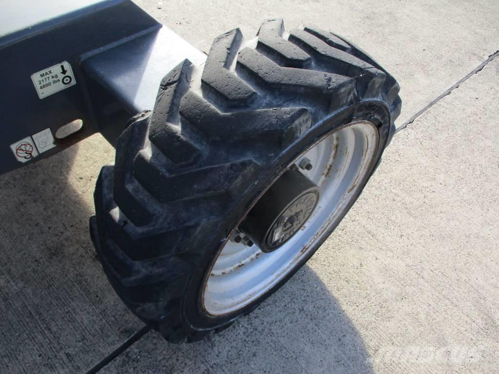 JLG 340 AJ (511) Компактні самохідні стрілові підйомники