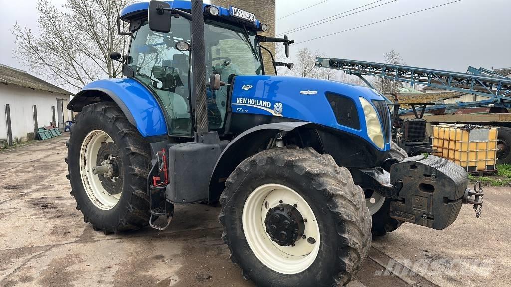 New Holland T 7.270 Трактори
