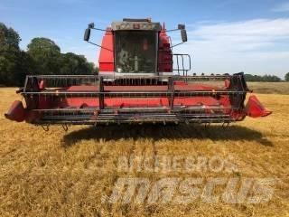 Massey Ferguson 36 Зернозбиральні комбайни