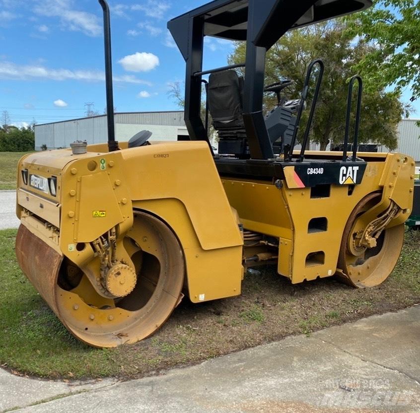 CAT CB 434 D Котки тротуарні