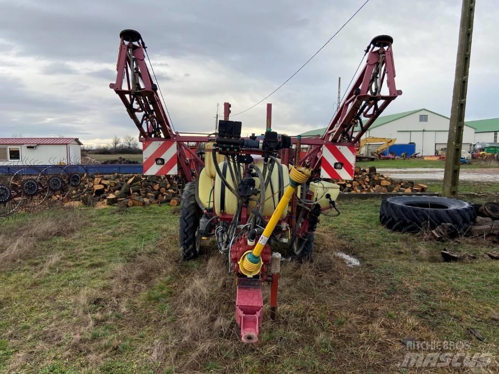Hardi TR 2000 Причіпні обприскувачі