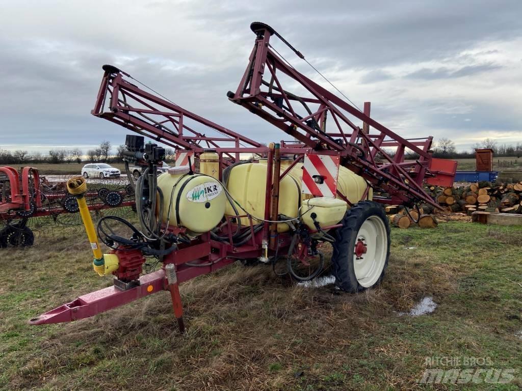 Hardi TR 2000 Причіпні обприскувачі