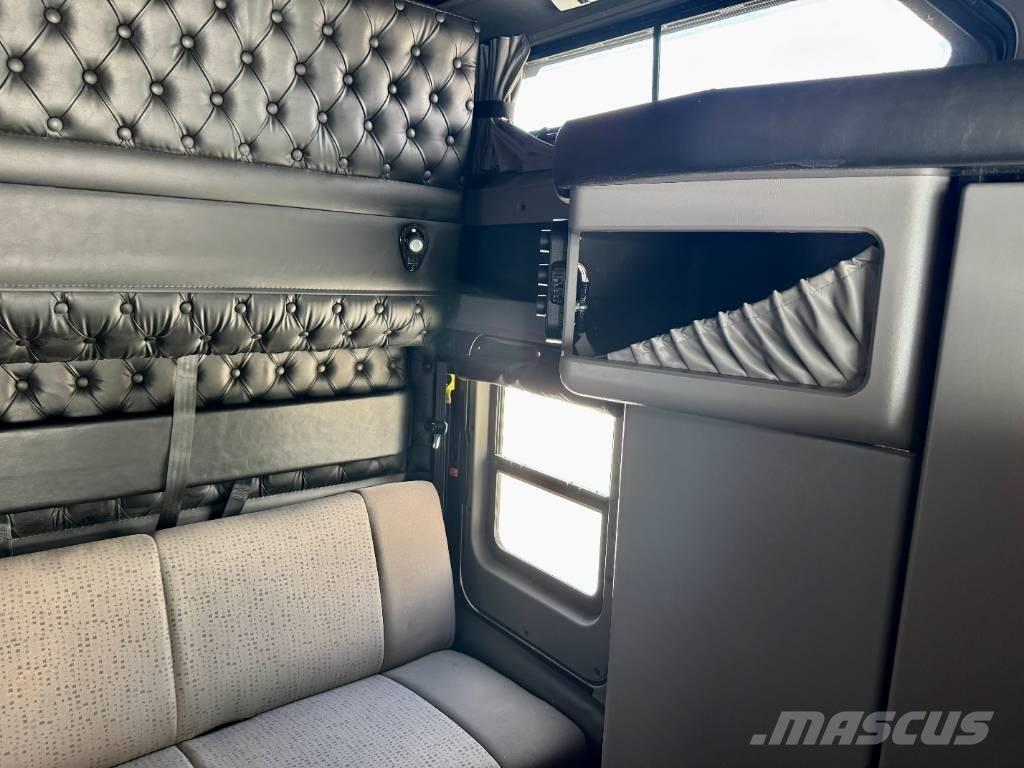 Kenworth W 900 Тягачі