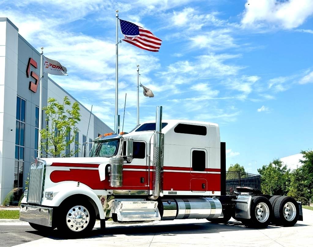 Kenworth W 900 Тягачі