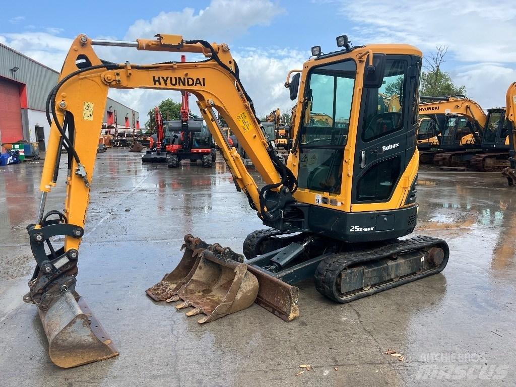 Hyundai R25Z-9 AK Міні-екскаватори < 7т