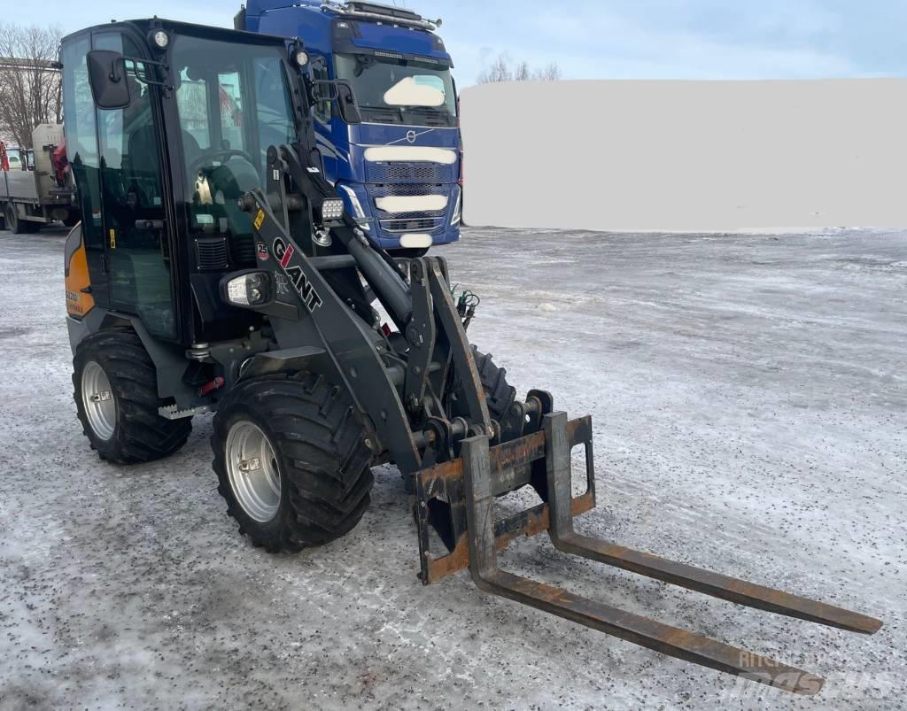 Gigant 2200 E Малі навантажувачі