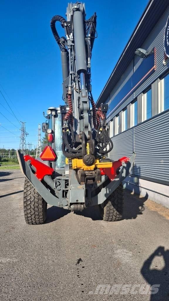 Lännen 8600 G Екскаватори-навантажувачі