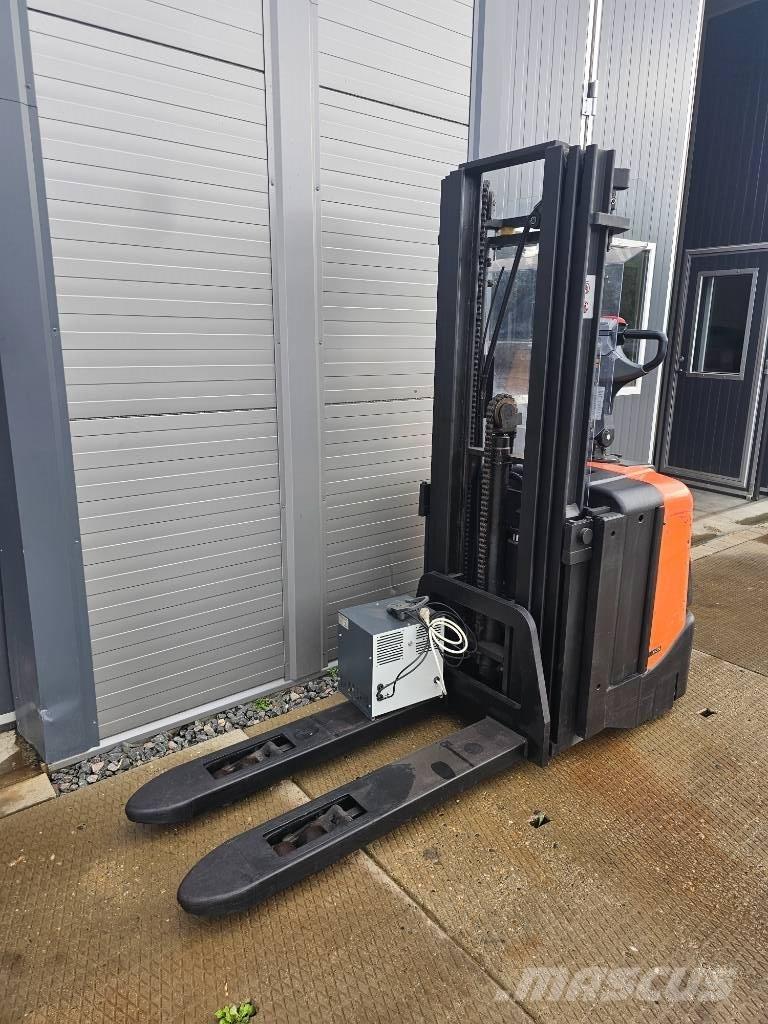 BT SPE 125 L 4150mm Ручний візок