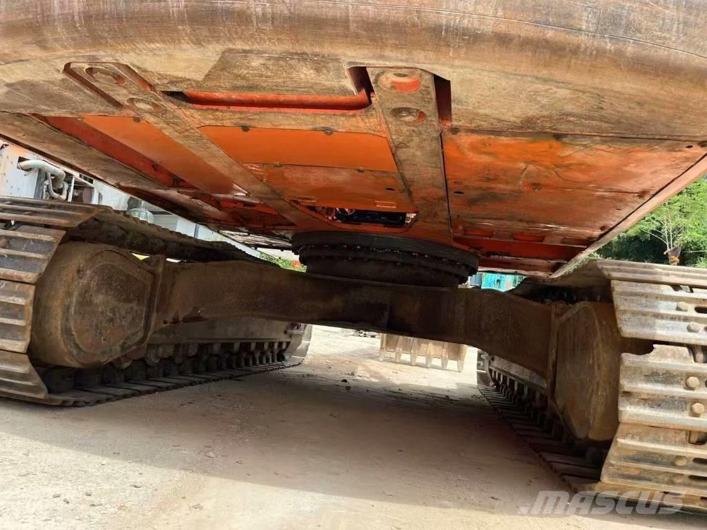 Doosan DX300LC Гусеничні екскаватори