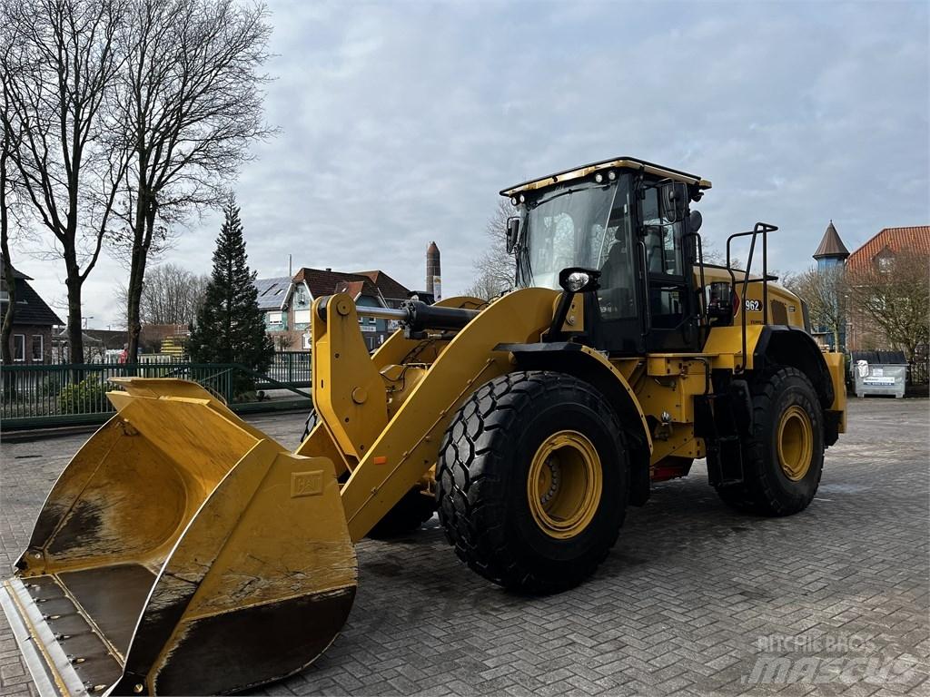 CAT 962 Фронтальні навантажувачі