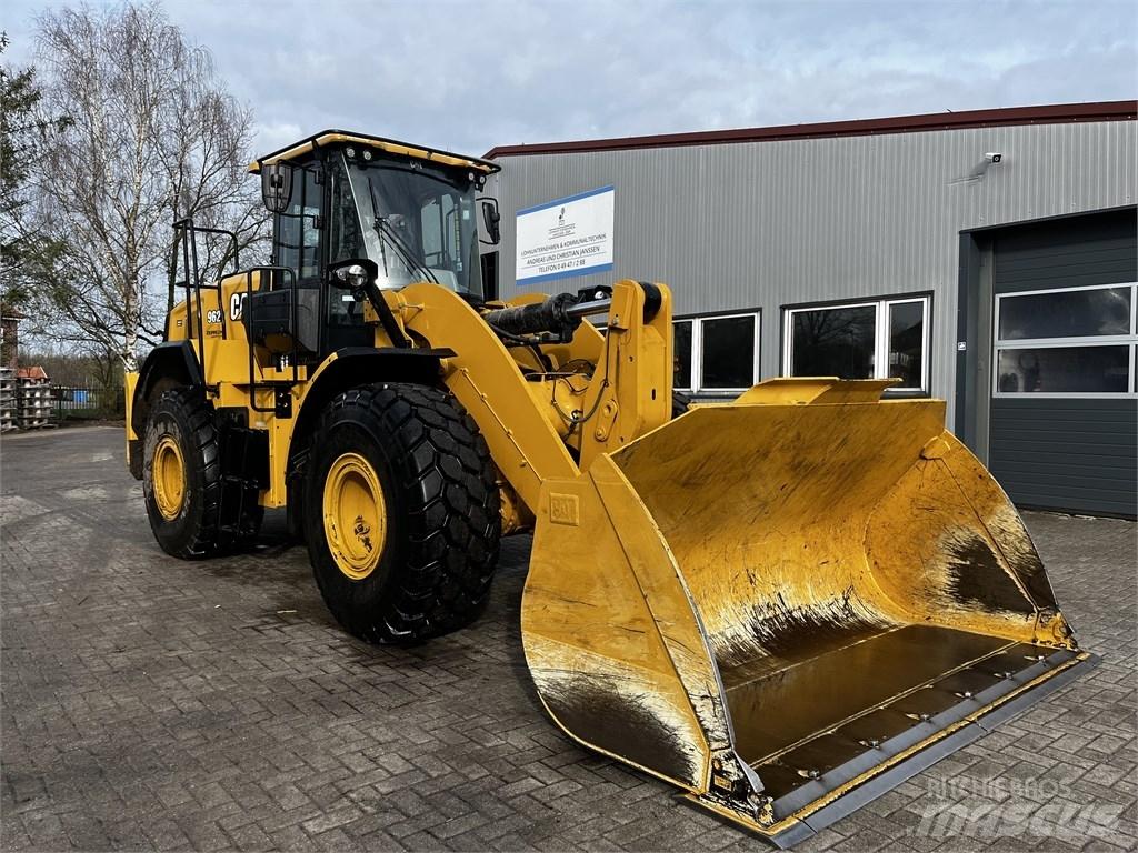 CAT 962 Фронтальні навантажувачі