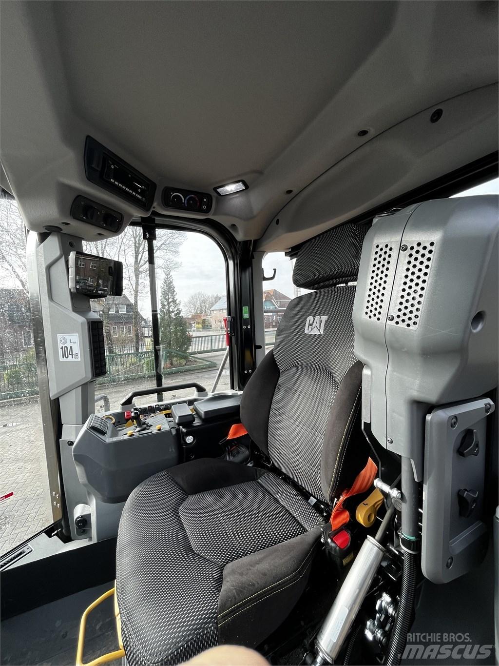 CAT 962 Фронтальні навантажувачі