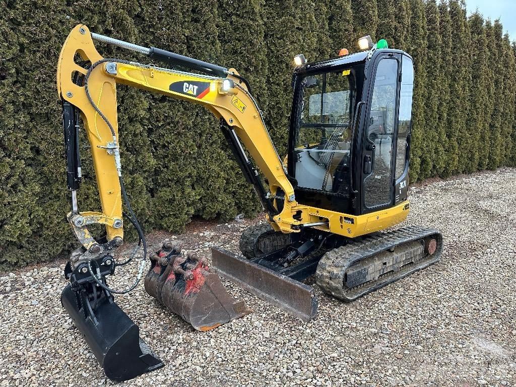 CAT 302.7 D CR Міні-екскаватори < 7т