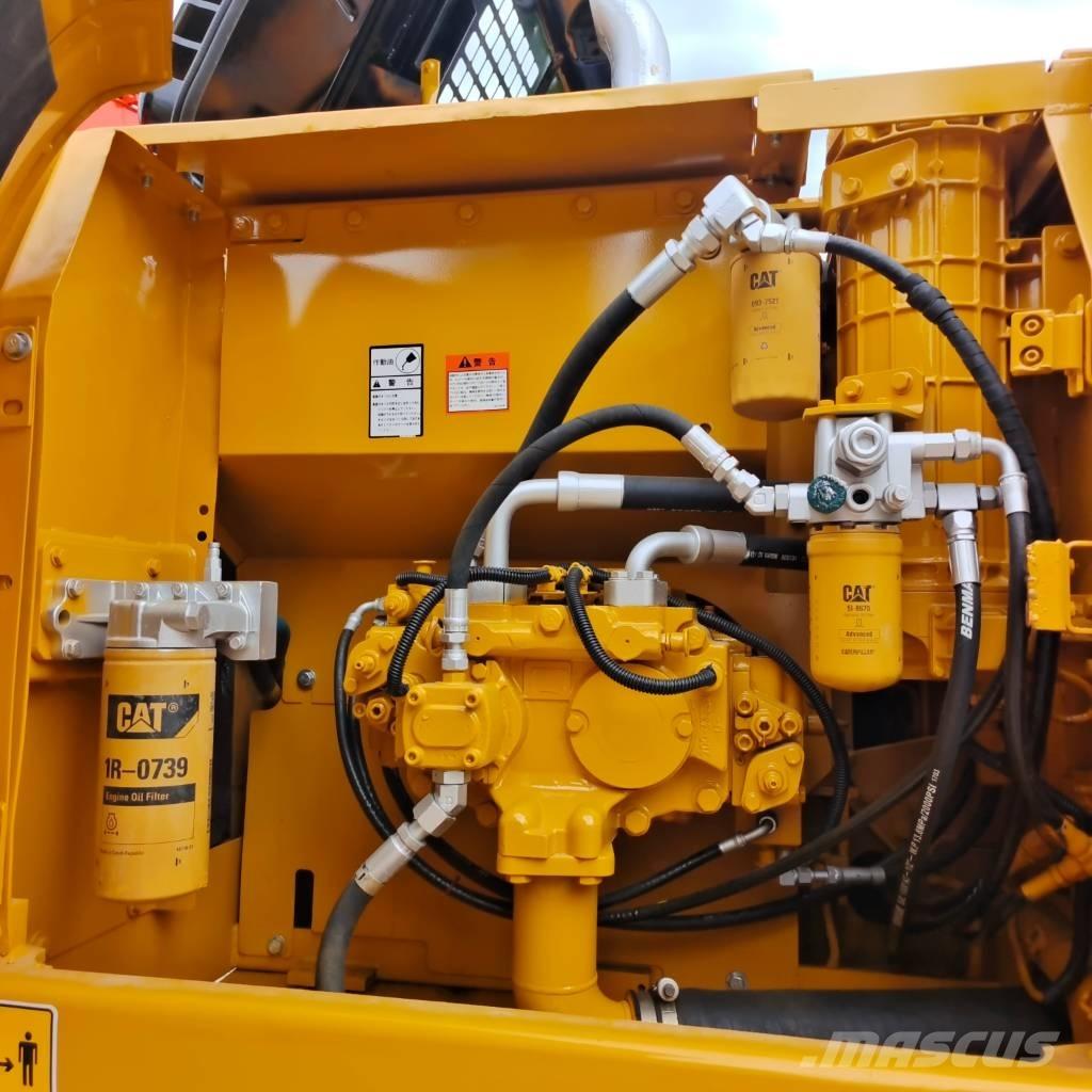 CAT 320 D2L Гусеничні екскаватори