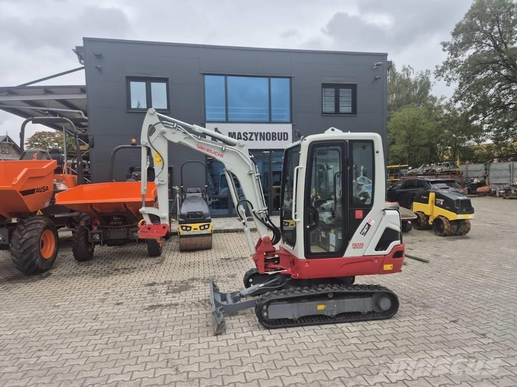 Takeuchi TB225 V0B Міні-екскаватори < 7т
