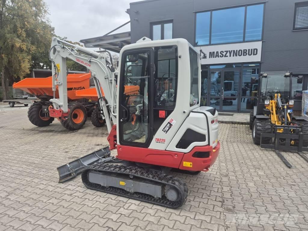Takeuchi TB225 V0B Міні-екскаватори < 7т