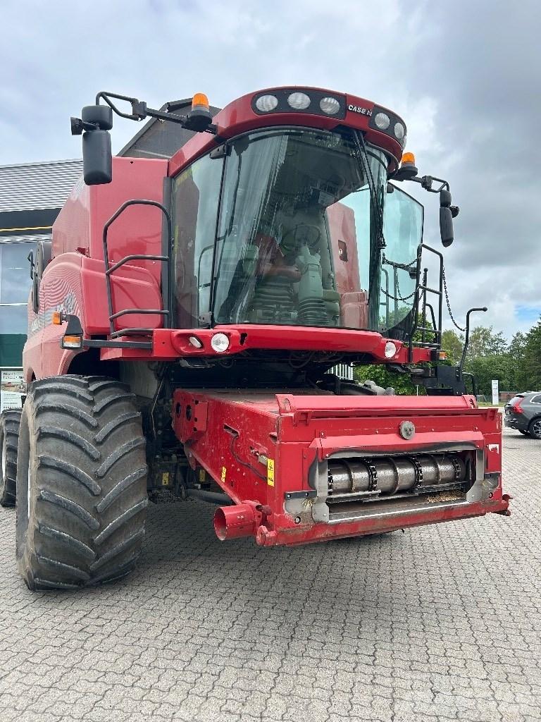 Case IH 9120 Зернозбиральні комбайни