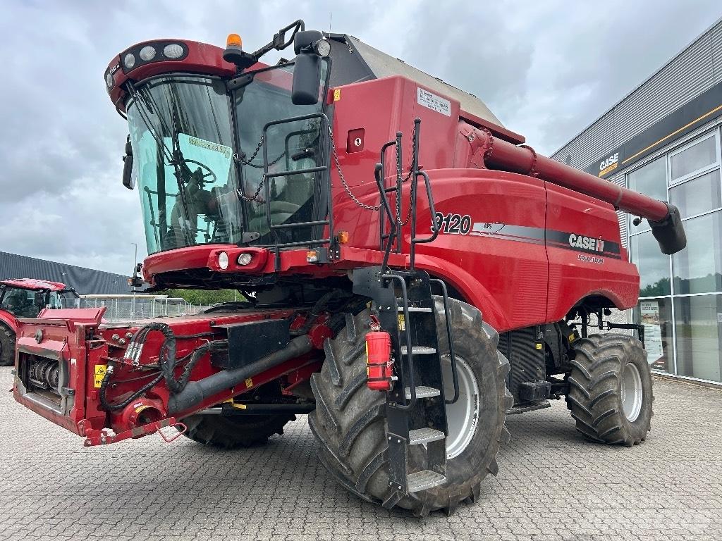 Case IH 9120 Зернозбиральні комбайни