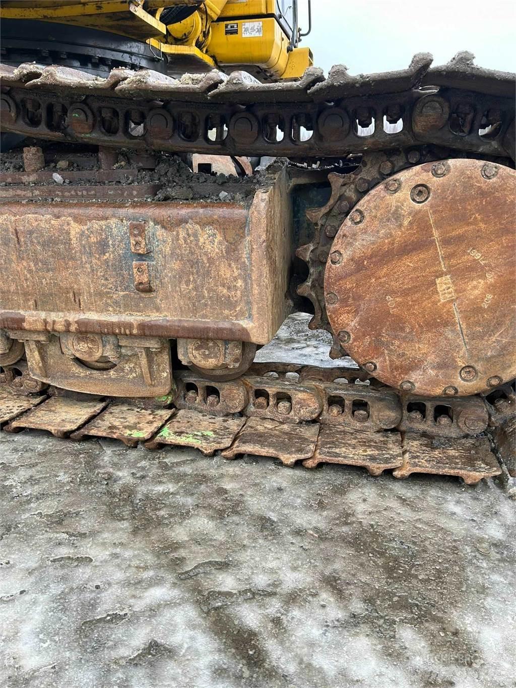 Komatsu PC490LC-11 Гусеничні екскаватори