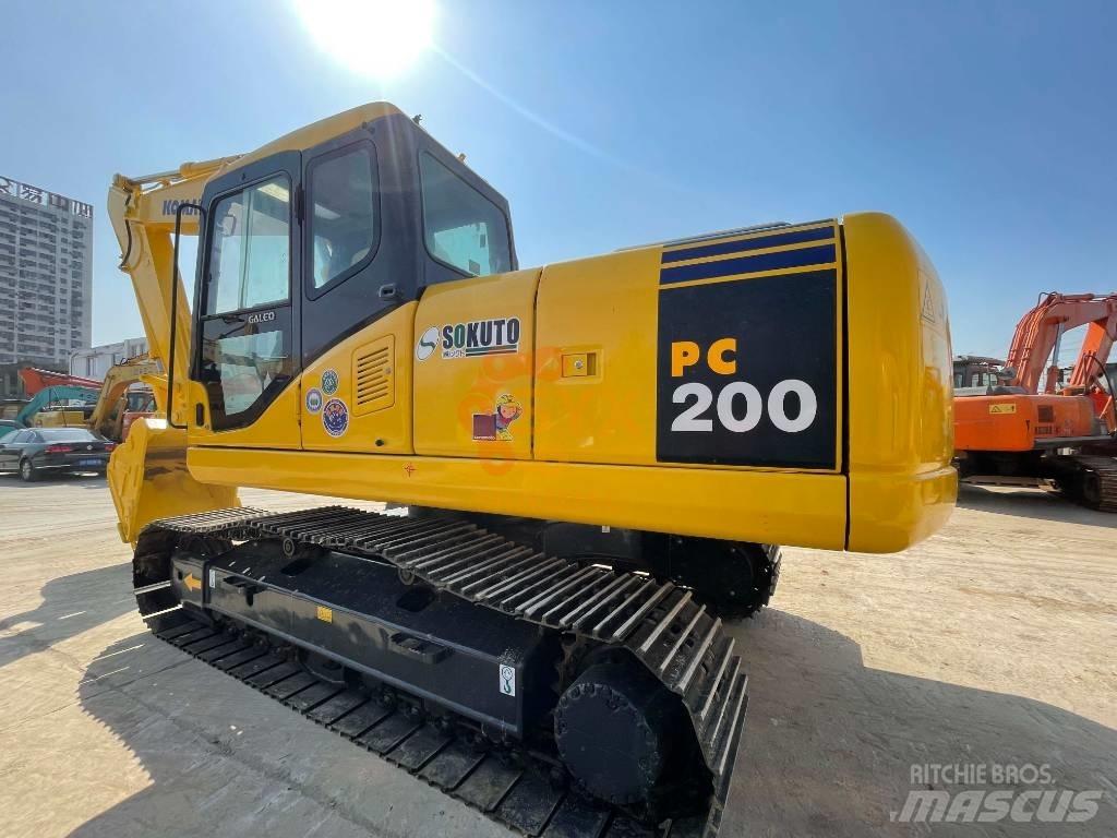 Komatsu PC200-7 Гусеничні екскаватори