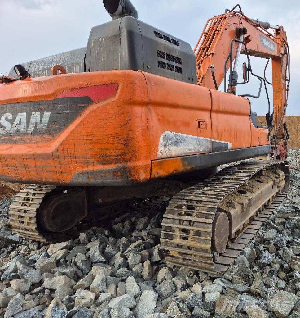 Doosan DX 300 LC-5 Гусеничні екскаватори