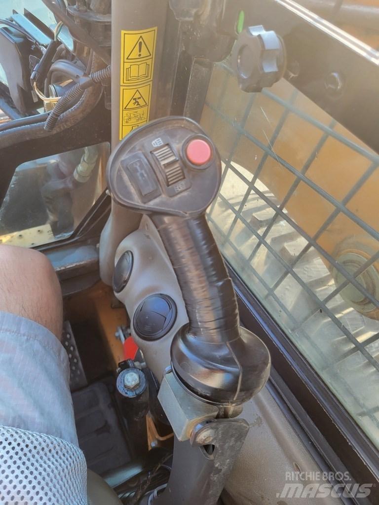 CASE SR 250 Міні-навантажувачі