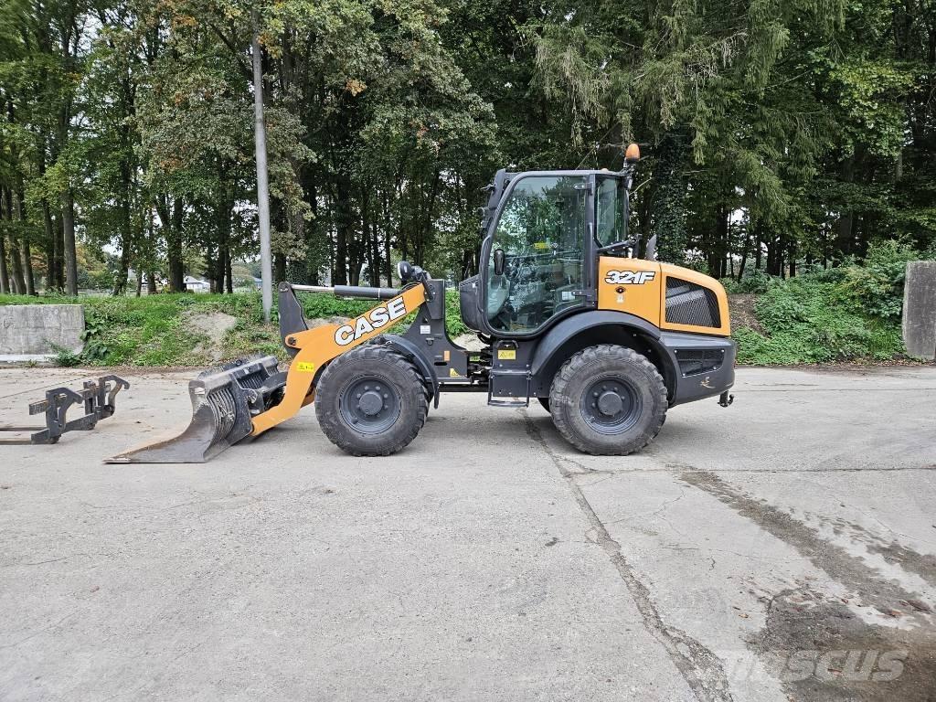 CASE 321F Фронтальні навантажувачі
