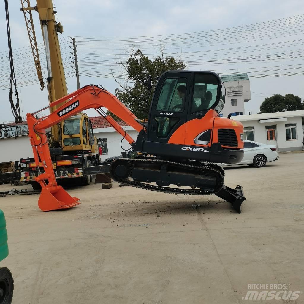 Doosan DX 60 Гусеничні екскаватори