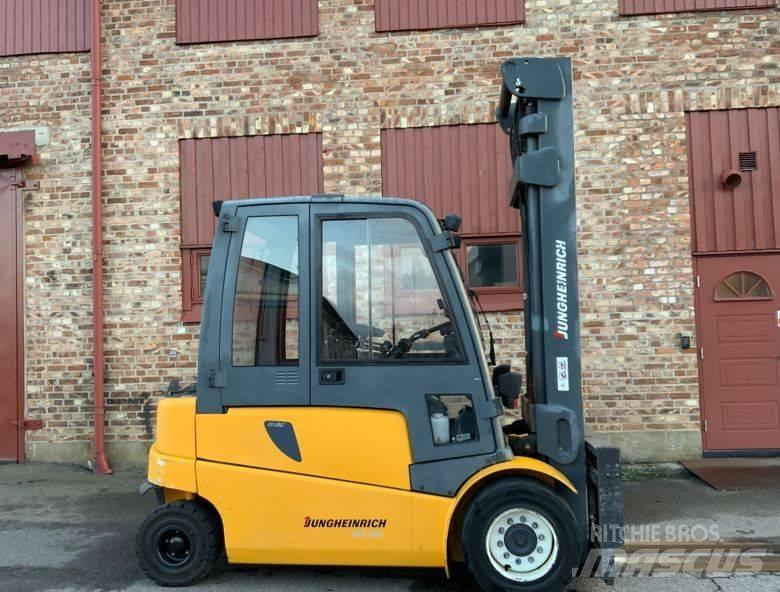 Jungheinrich EFG 550 Електронавантажувачі