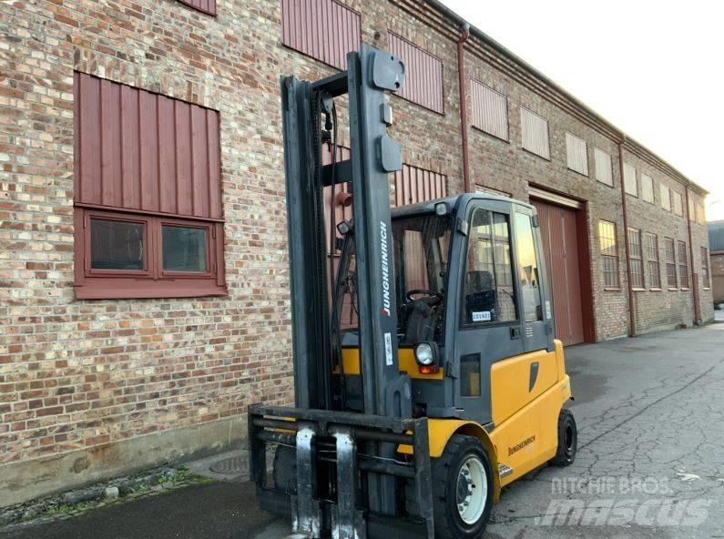 Jungheinrich EFG 550 Електронавантажувачі