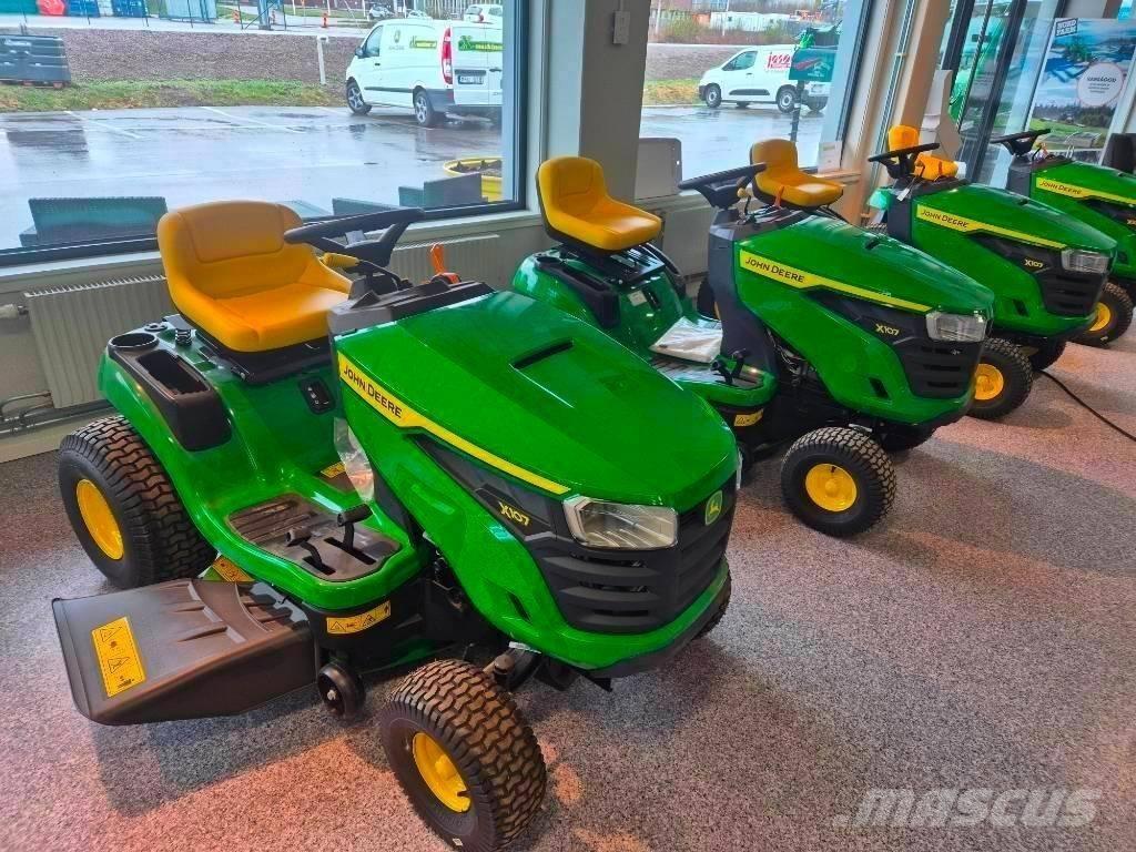 John Deere 107 R Самохідні газонокосарки