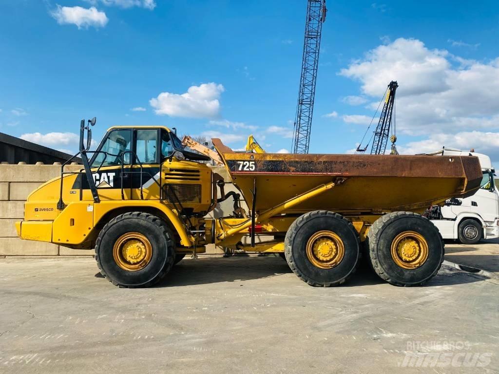 CAT 725 Зчленовані самоскиди