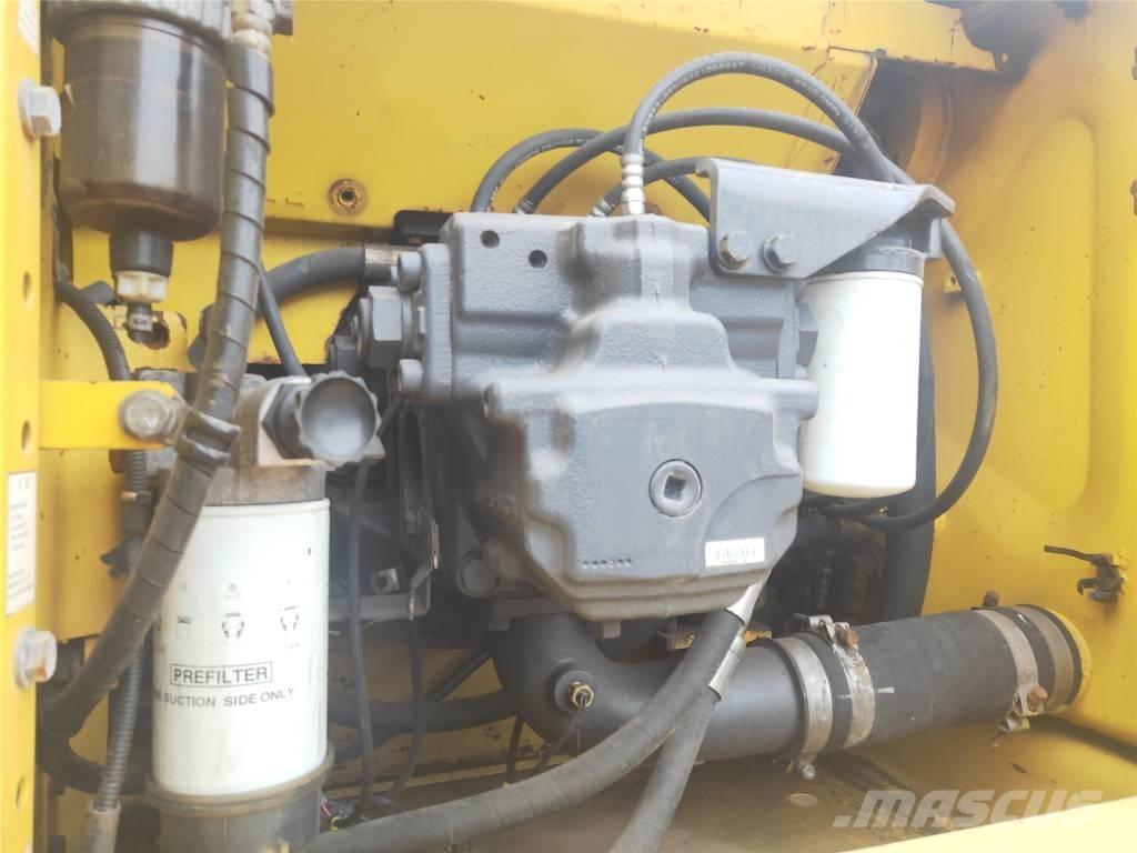 Komatsu PC210-8 Гусеничні екскаватори