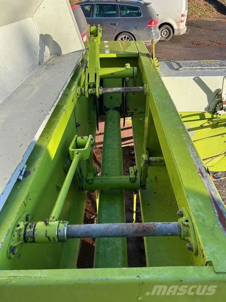 CLAAS Markant 51 Тюкові прес-підбирачі