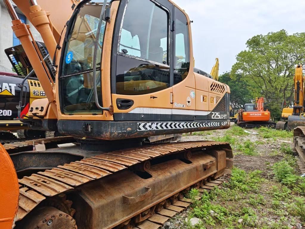 Hyundai R 225LC-9T Гусеничні екскаватори