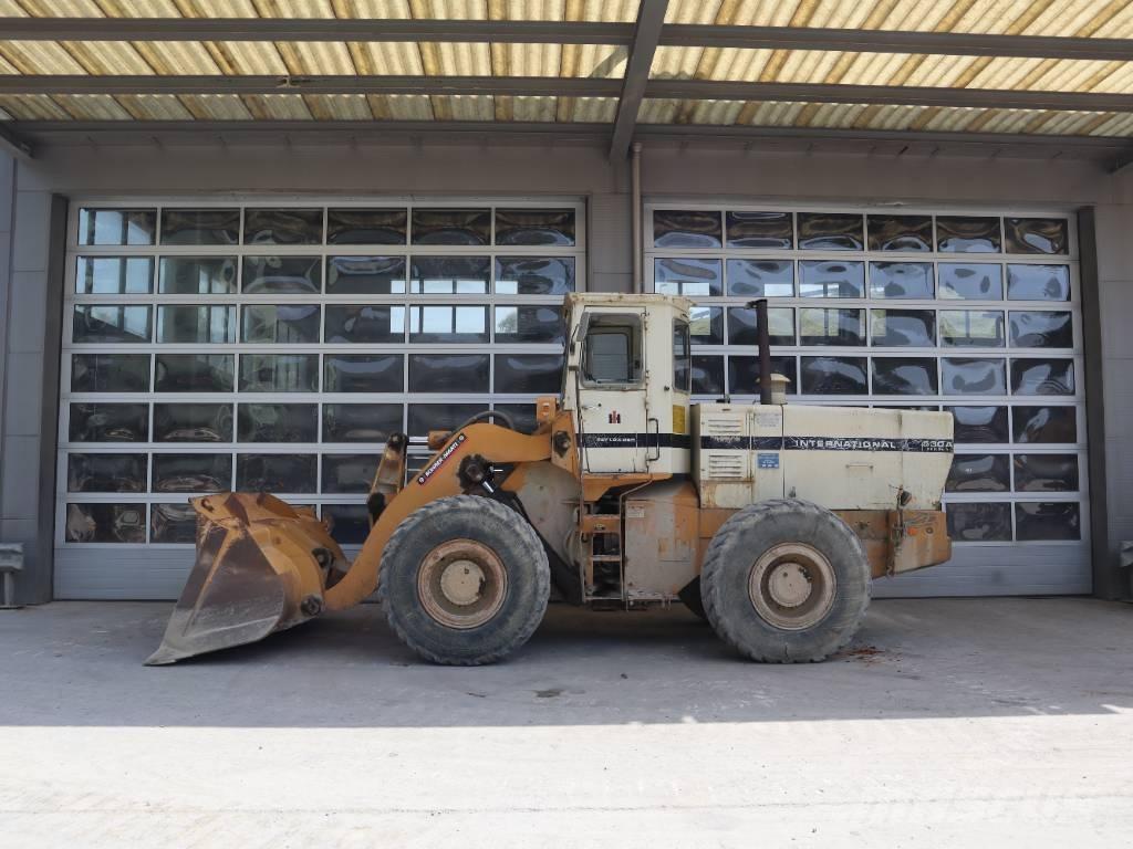 International 530 A Фронтальні навантажувачі
