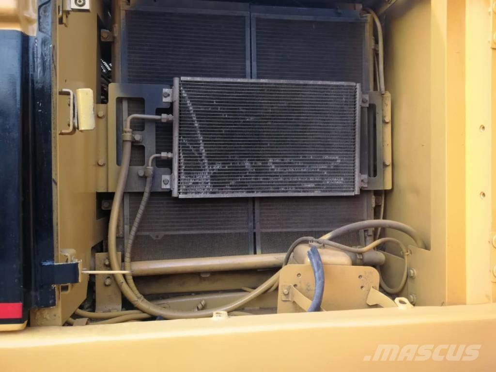 CAT 320C Гусеничні екскаватори