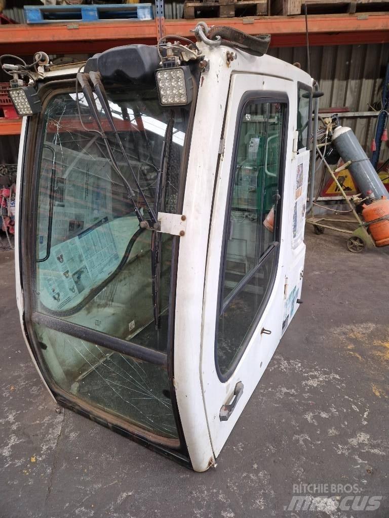 Liebherr A 904 C Кабіна