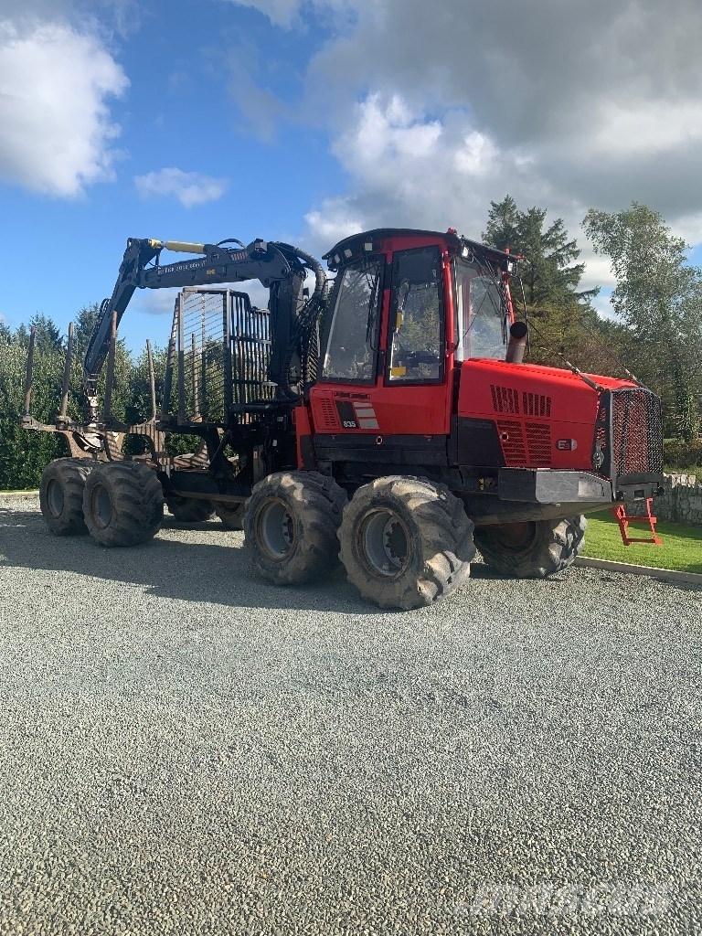 Komatsu 835 Форвардери