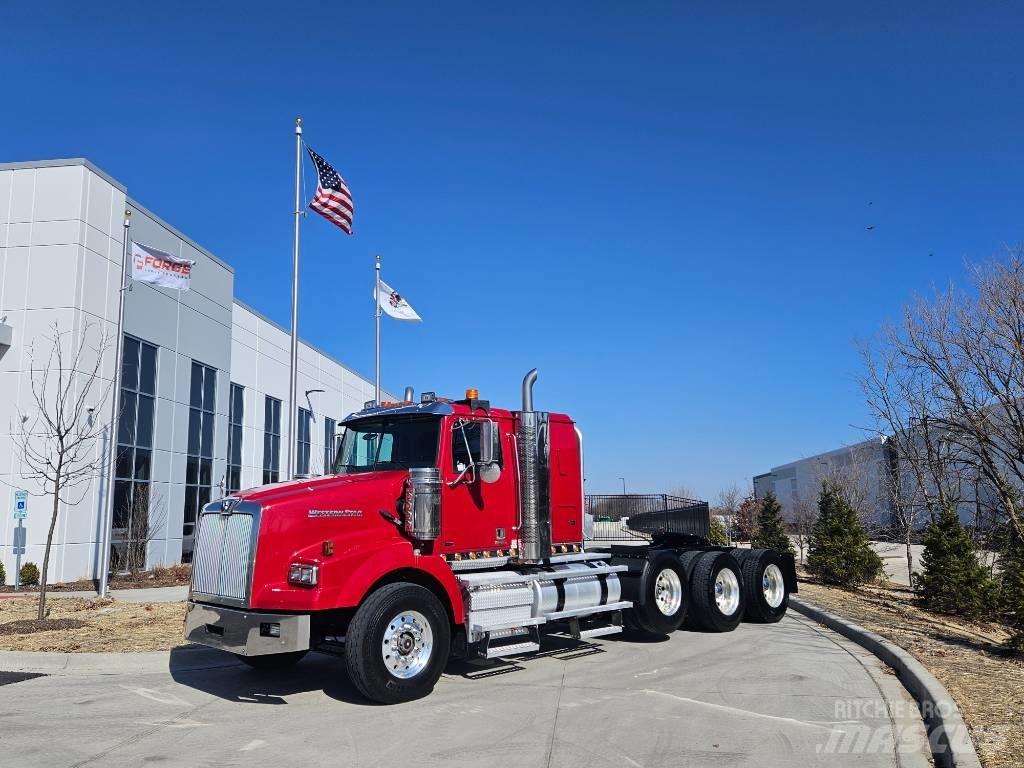 Western Star 4900 SB Тягачі