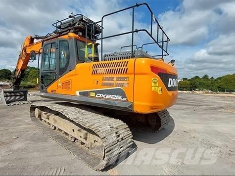 Doosan DX 225 LC Гусеничні екскаватори