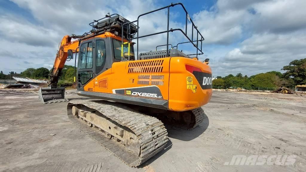 Doosan DX 225 LC Гусеничні екскаватори