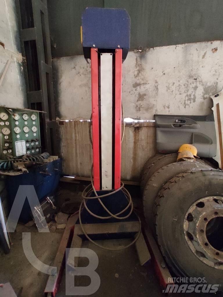  Emanuel SCM 75 Ножичні столики