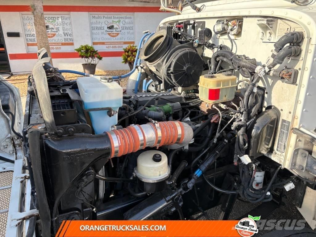 Peterbilt 337 Вантажівки-платформи/бокове розвантаження