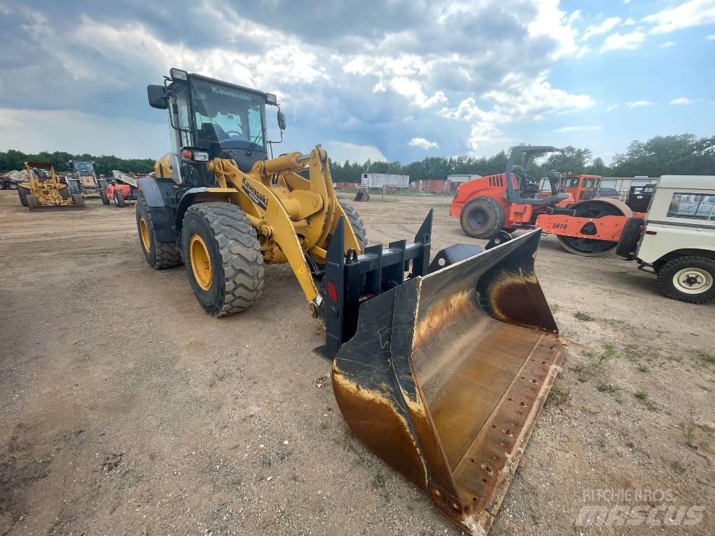 Kawasaki 67 Z 7 Фронтальні навантажувачі