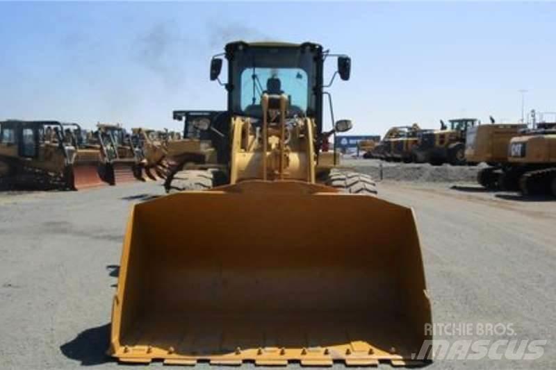 CAT 930K Фронтальні навантажувачі