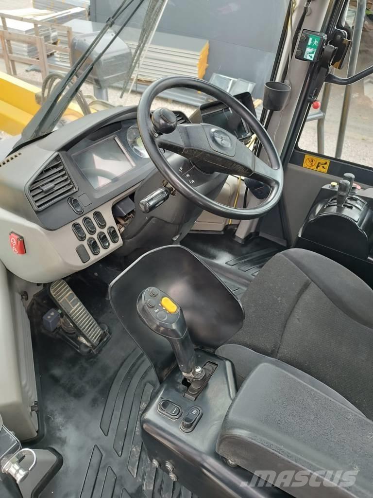 Komatsu WA 500 Фронтальні навантажувачі
