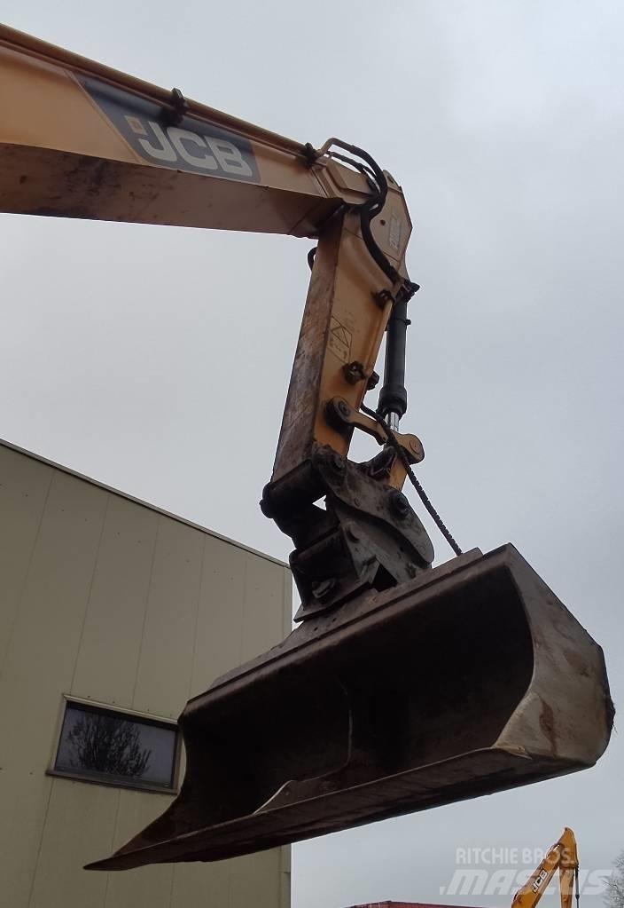 JCB JS 220 LC Гусеничні екскаватори