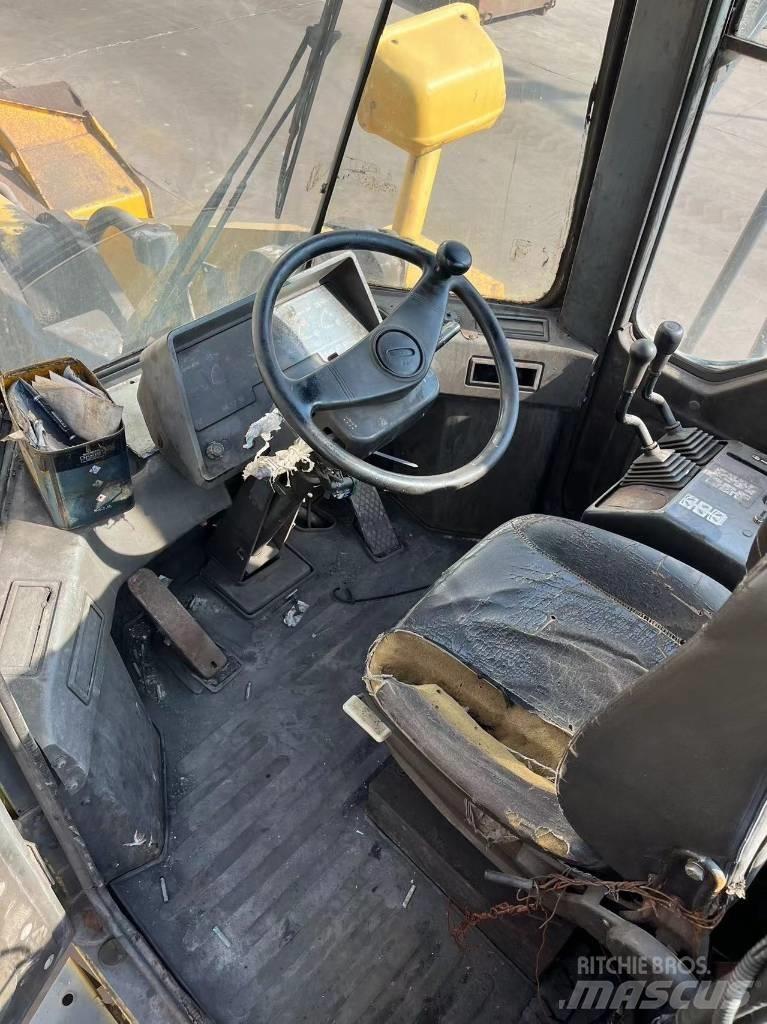 Komatsu WA 470 Фронтальні навантажувачі